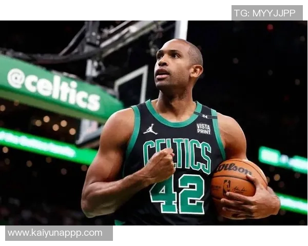 霍福德盛赞库里移动能力令联盟对手心生畏惧