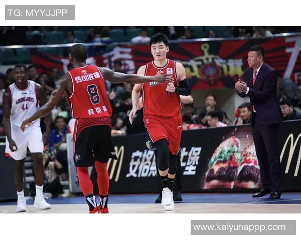 特纳分享融入球队经历感谢队友们的支持与团结精神