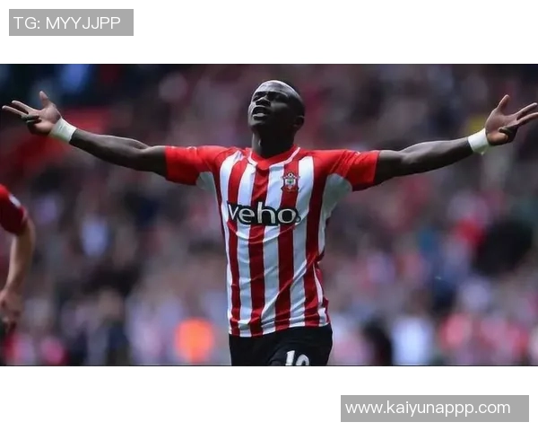 马内射门被挡菲利克斯补射完成帽子戏法球队大胜5-1领先 马内射门被挡菲利克斯补射完成帽子戏法球队大胜5-1领先