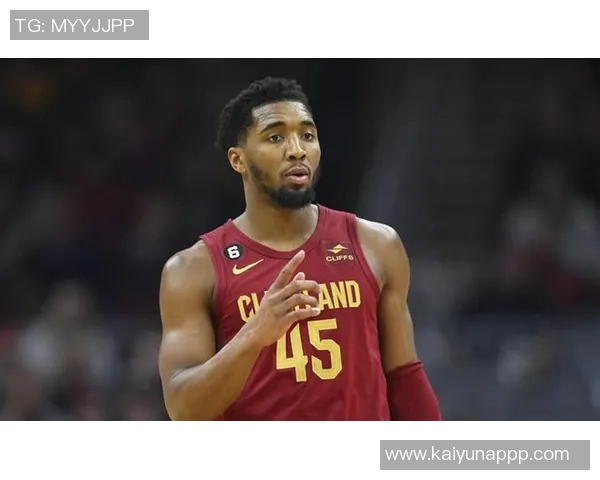 米切尔赛季结束后遭受重创提前与队友开始新赛季训练