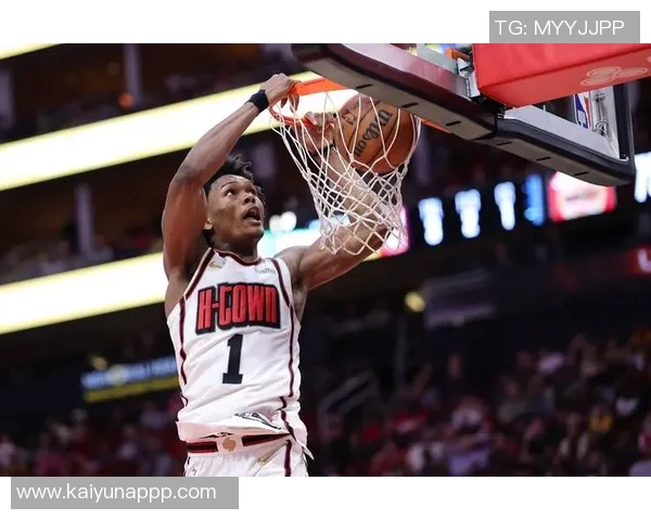 小佩顿强调年轻球员的重要性以减轻老将压力并提升球队整体实力