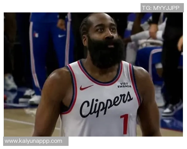 哈登谈最后一投被犯规的预感与比赛混乱局面