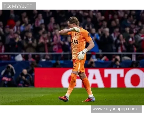 西汉姆联瞄准热刺替补门将金斯基本托加盟热那亚交易临近